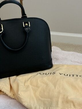 Louis Vuitton Black Epi Alma